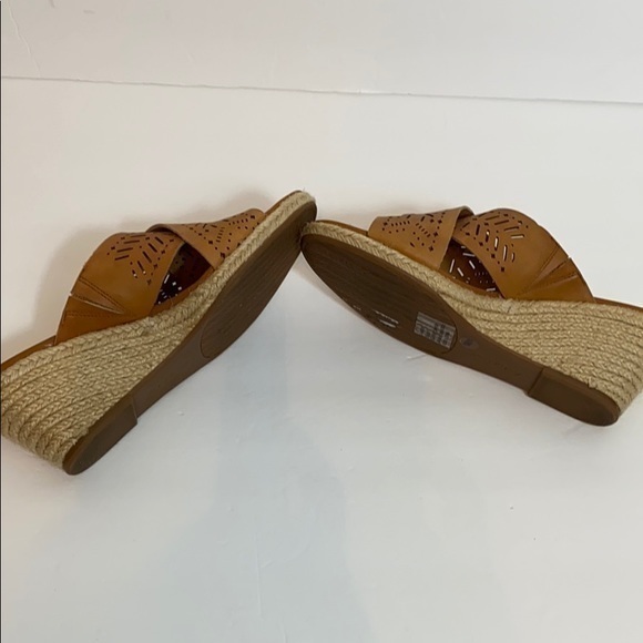 Lucky Brand Sandals with Wedge - Picture 5 of 7